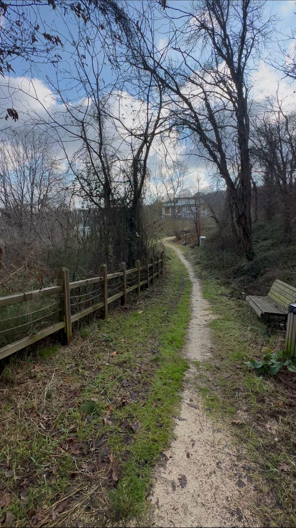 KÖY Zekeriyaköy Kiralık 2+1 Köşe Bahçe