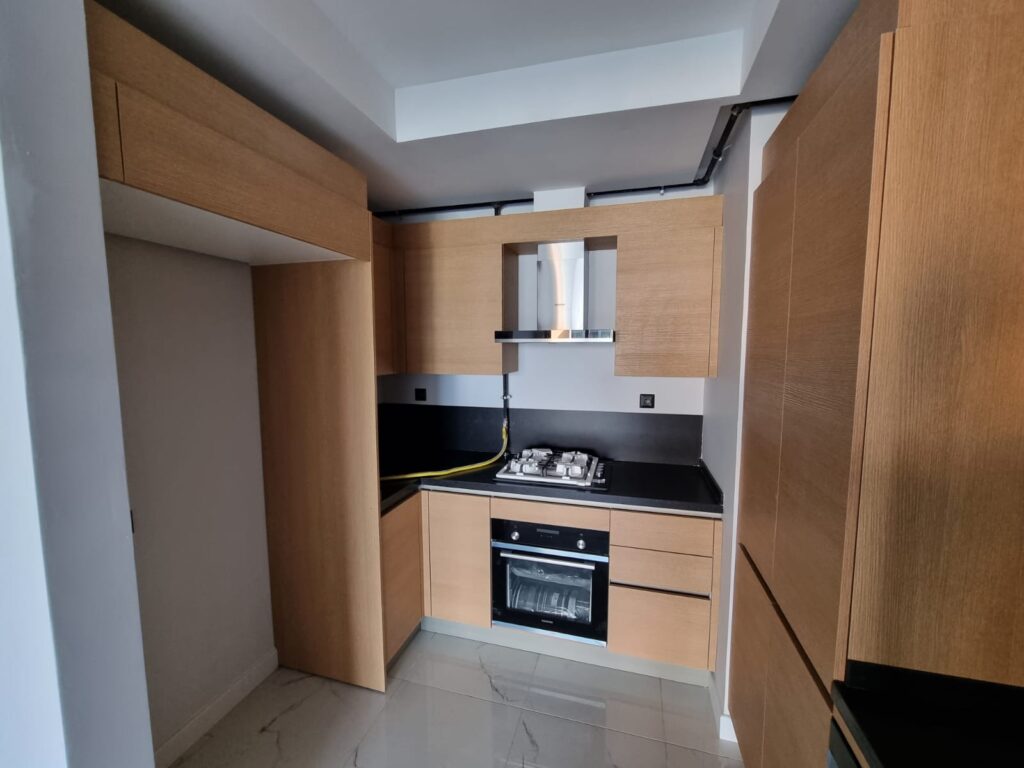 zekeriyaköy 3. etap kiralık 1+1 bahçe doğa manzaralı