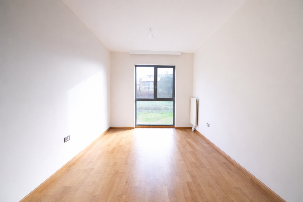 havuzlu zekeriyaköy kiralık 2+1 köşe bahçe