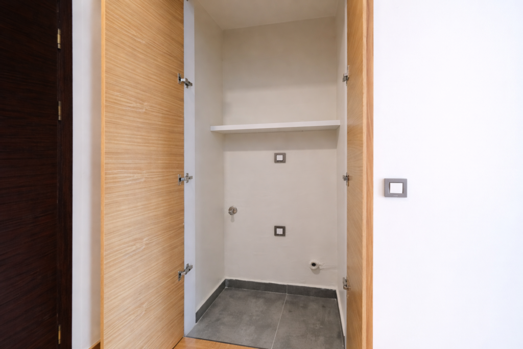 izole etapta zekeriyaköy kiralık 2+1 köşe bahçe