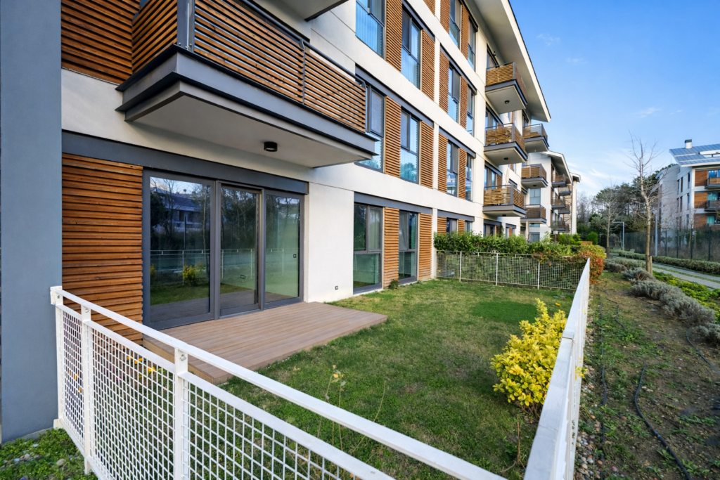 modern zekeriyaköy kiralık 2+1 köşe bahçe