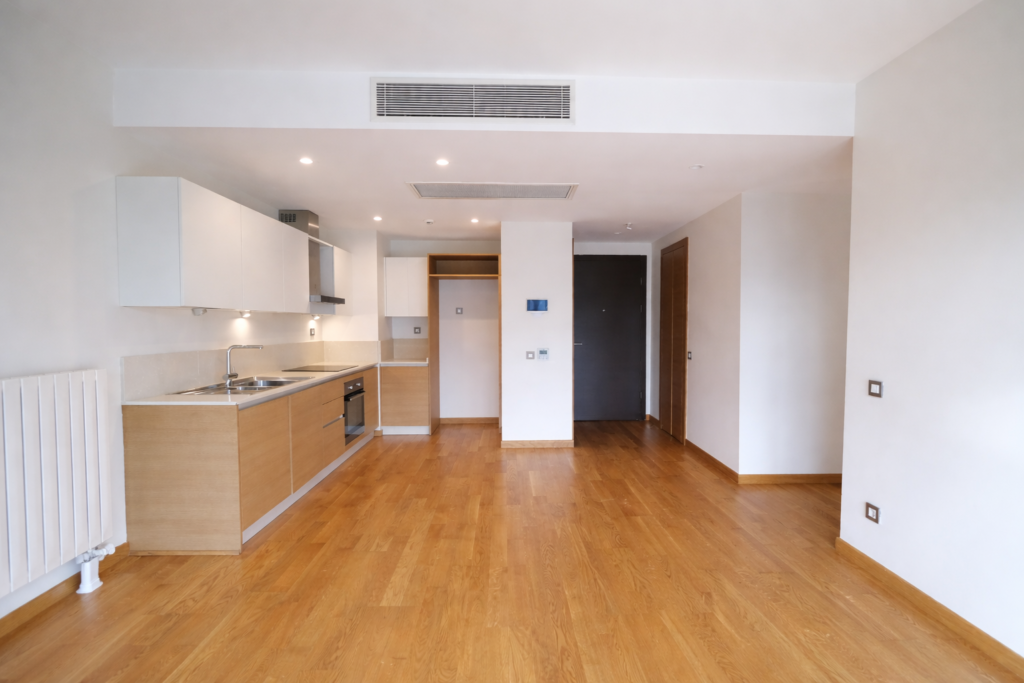 geniş bahçeli zekeriyaköy kiralık 2+1 köşe bahçe