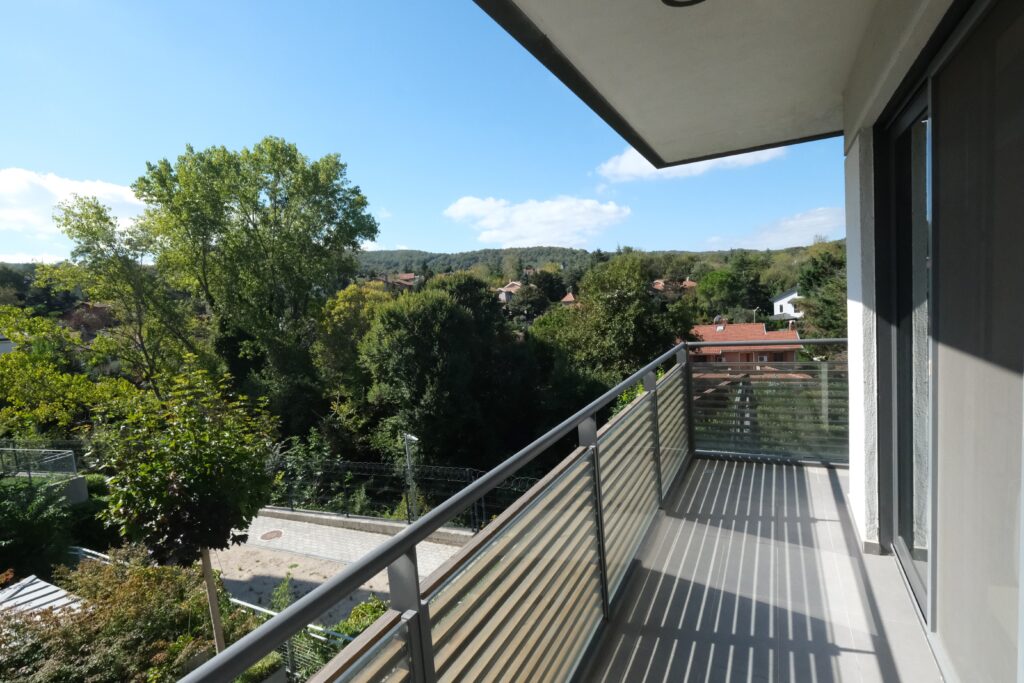 orman manzaralı zekeriyaköy satılık 2+1 köşe ara kat